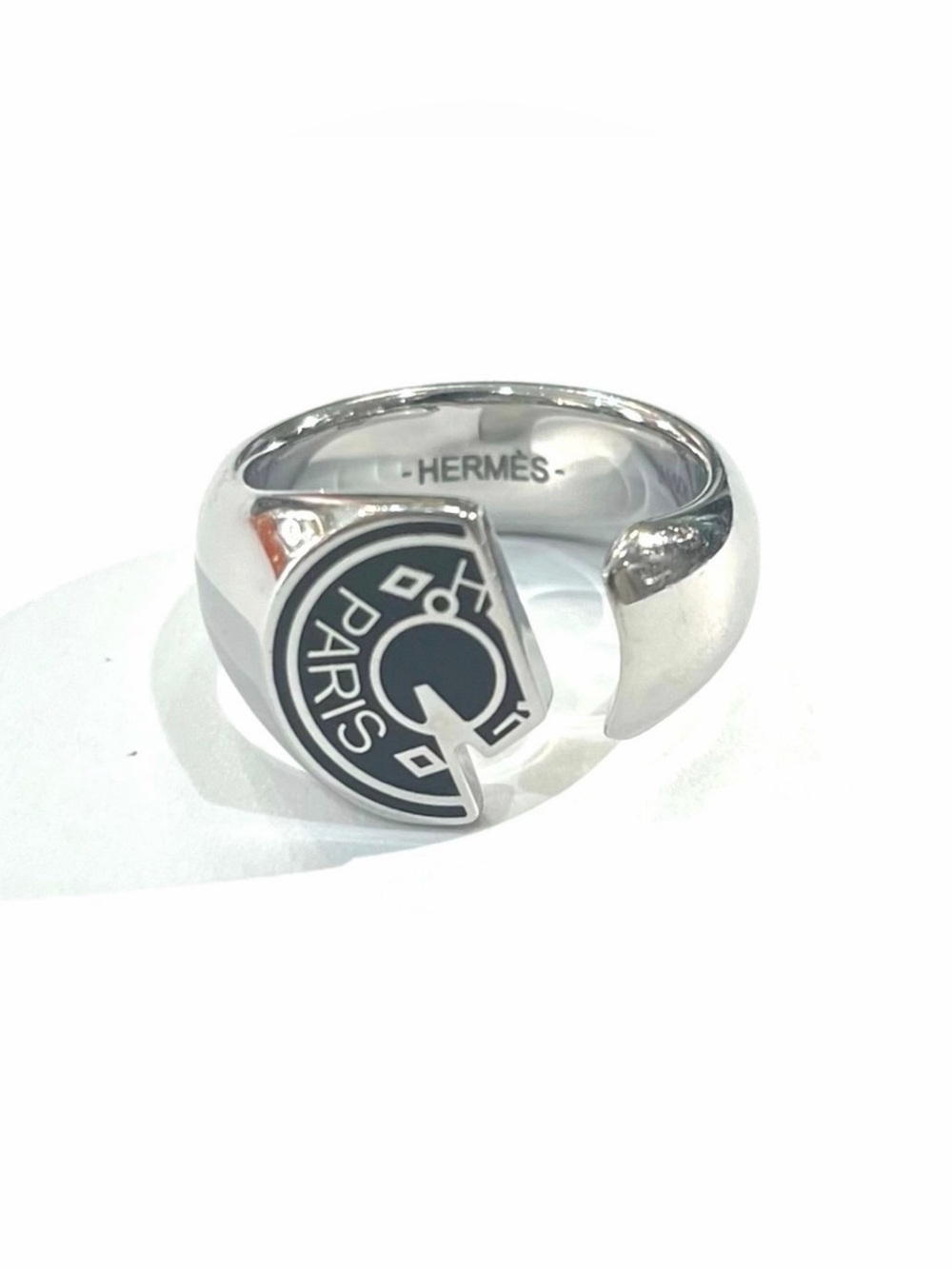 HERMES Carrousel Ring in Navy Enamel and Palladium Plating